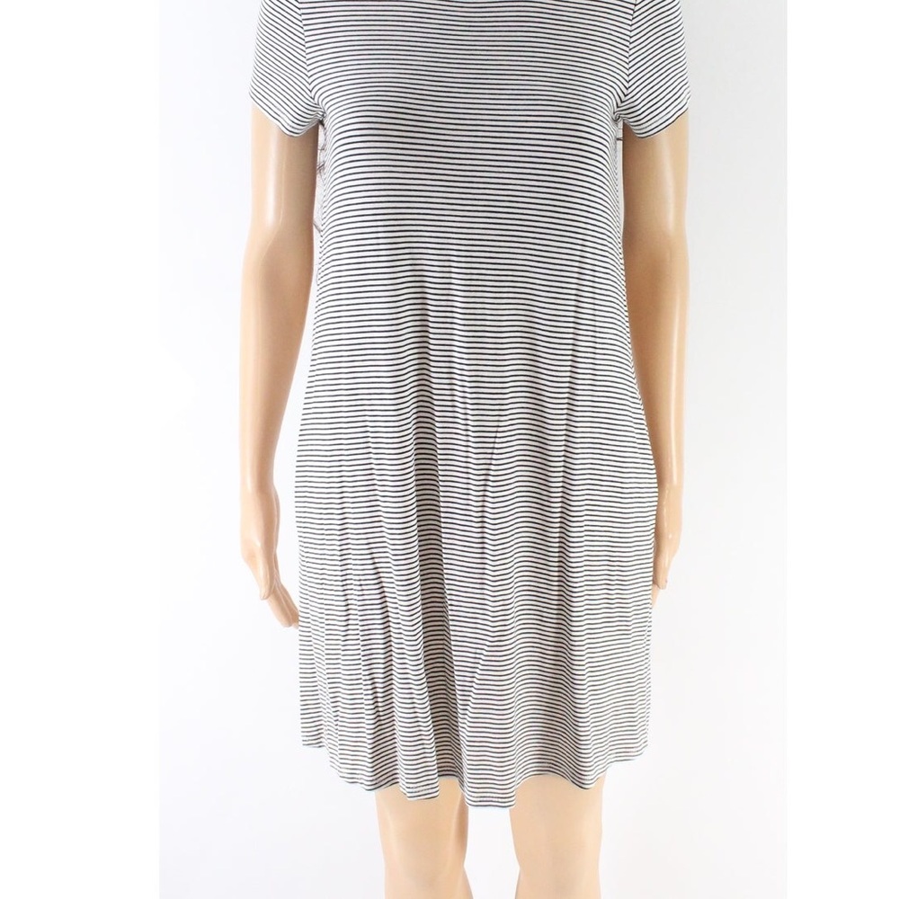 Soprano white/black stripe M dress with pockets!